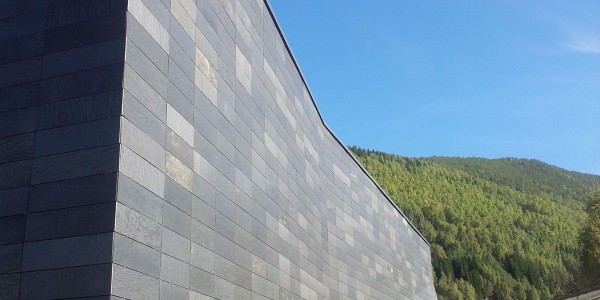 House-of-Culture-Otta-Slate-Natural-Cleft-41-600x300
